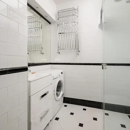 Spot Centrum By Bookinghost *