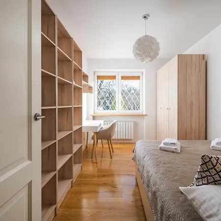 Spot Centrum By Bookinghost *