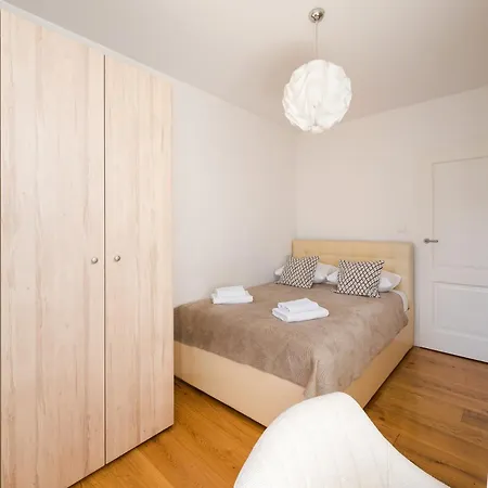 아파트 Spot Centrum By Bookinghost